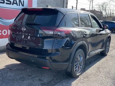 Used 2025 Nissan Rogue S image 5