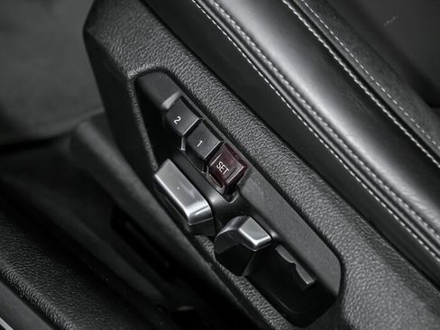 Used 2019 BMW M4 CS w/ Executive Package image 23