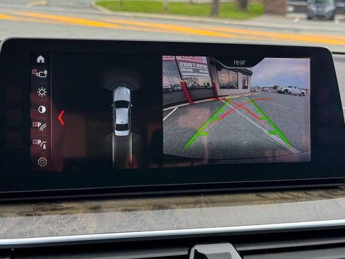 Used 2018 BMW 530i xDrive image 32