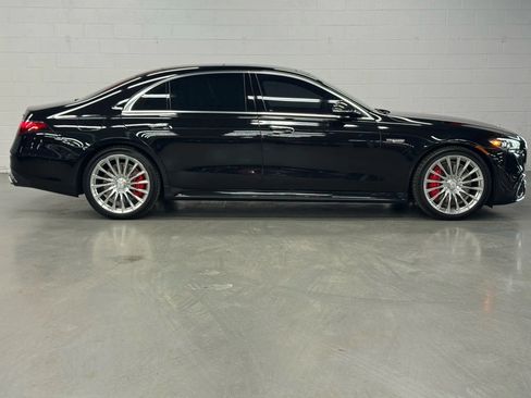 Used 2024 Mercedes-Benz S 63 AMG S w/ Carbon Fiber Exterior Package image 17
