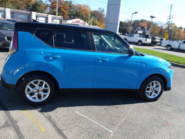 Used 2025 Kia Soul S FWD image 8