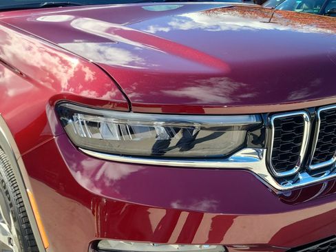 New 2025 Jeep Grand Cherokee Limited w/ Luxury Tech Group II image 24