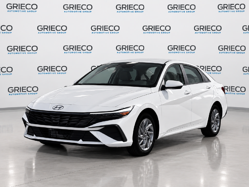 Used 2023 Hyundai Elantra Blue FWD image 3
