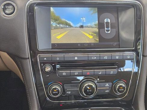 Used 2017 Jaguar XJ R-Sport RWD image 13