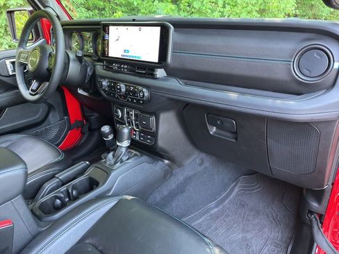 Used 2024 Jeep Wrangler Unlimited Rubicon 4xe AWD/4WD image 47