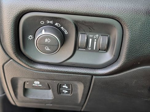 Used 2023 RAM 1500 Laramie AWD/4WD image 23