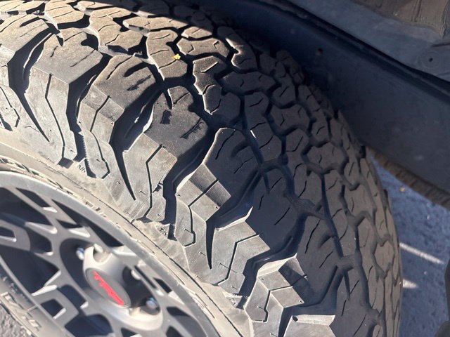 Used 2020 Toyota 4Runner TRD Off-Road Premium AWD/4WD image 9