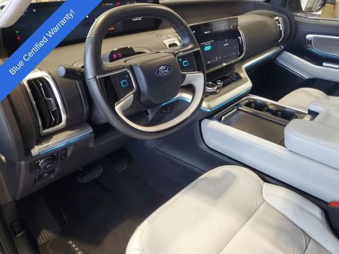 Certified 2025 Ford Expedition Platinum image 10