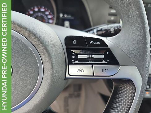 Certified 2023 Hyundai Elantra SEL image 17