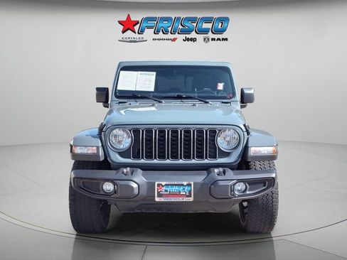 Used 2024 Jeep Gladiator Sport AWD/4WD image 3