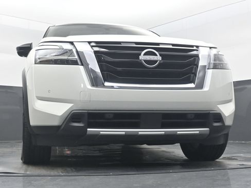 Used 2024 Nissan Pathfinder SL w/ SL Premium Package FWD image 21