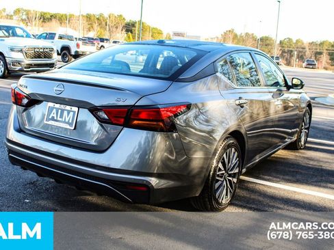 Used 2024 Nissan Altima 2.5 SV image 6