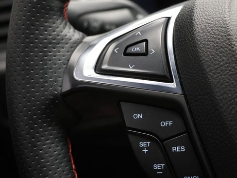 Used 2022 Ford Edge ST-Line image 18