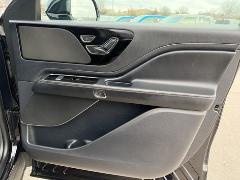 Used 2025 Lincoln Aviator AWD image 10