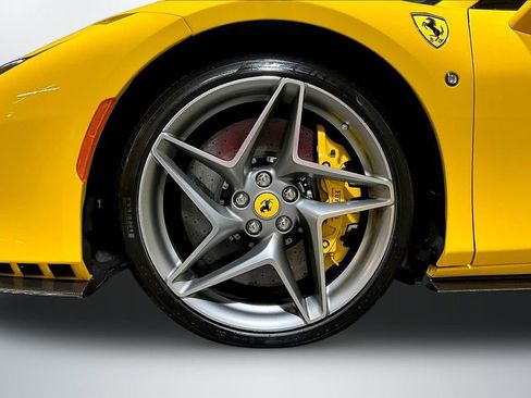Used 2022 Ferrari F8 Tributo RWD image 28