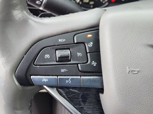 Used 2020 Cadillac XT6 Premium Luxury image 25