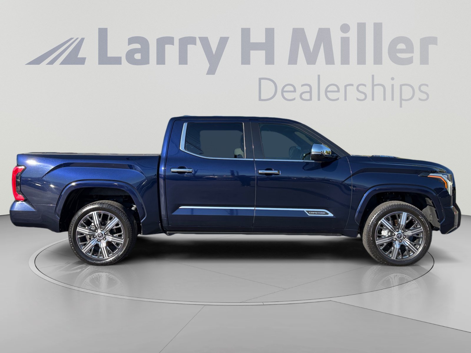 Used 2022 Toyota Tundra Capstone AWD/4WD image 6
