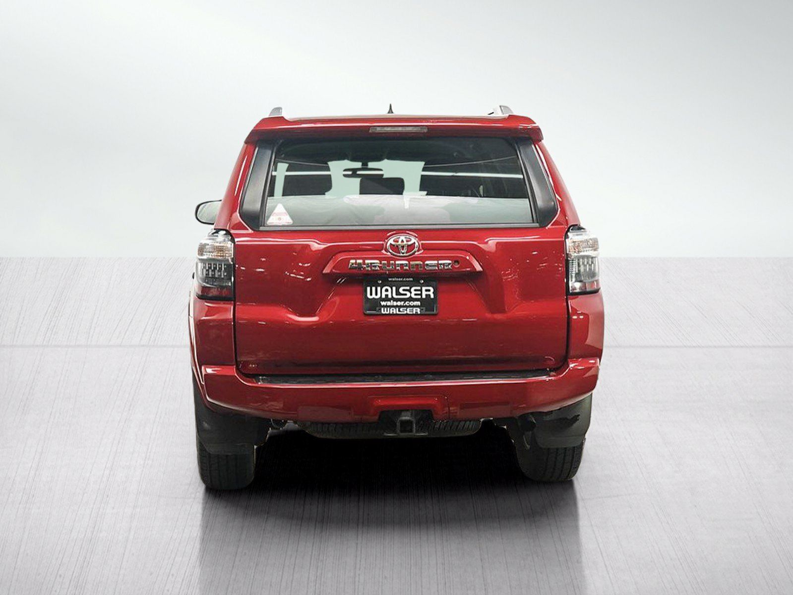 Used 2018 Toyota 4Runner SR5 AWD/4WD image 4