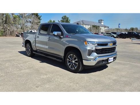 Used 2024 Chevrolet Silverado 1500 LT image 2