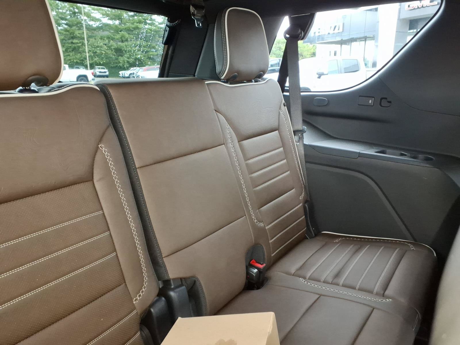 Used 2026 GMC Yukon Denali Ultimate AWD/4WD image 17