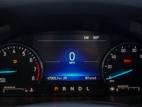 Used 2024 Ford Explorer XLT w/ Equipment Group 202A image 18