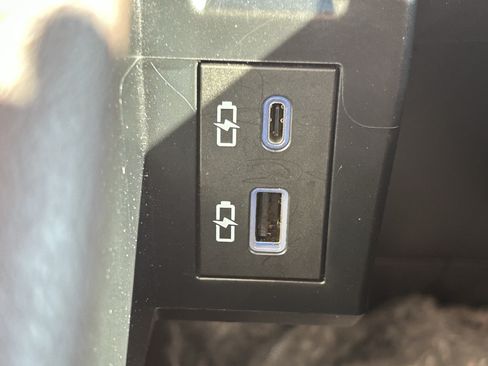 Used 2021 Toyota Sienna Platinum AWD/4WD image 38