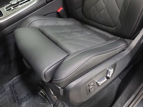 Used 2025 BMW X5 xDrive50e AWD/4WD image 27