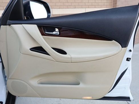 Used 2017 INFINITI QX50 Journey w/ Premium Package image 21