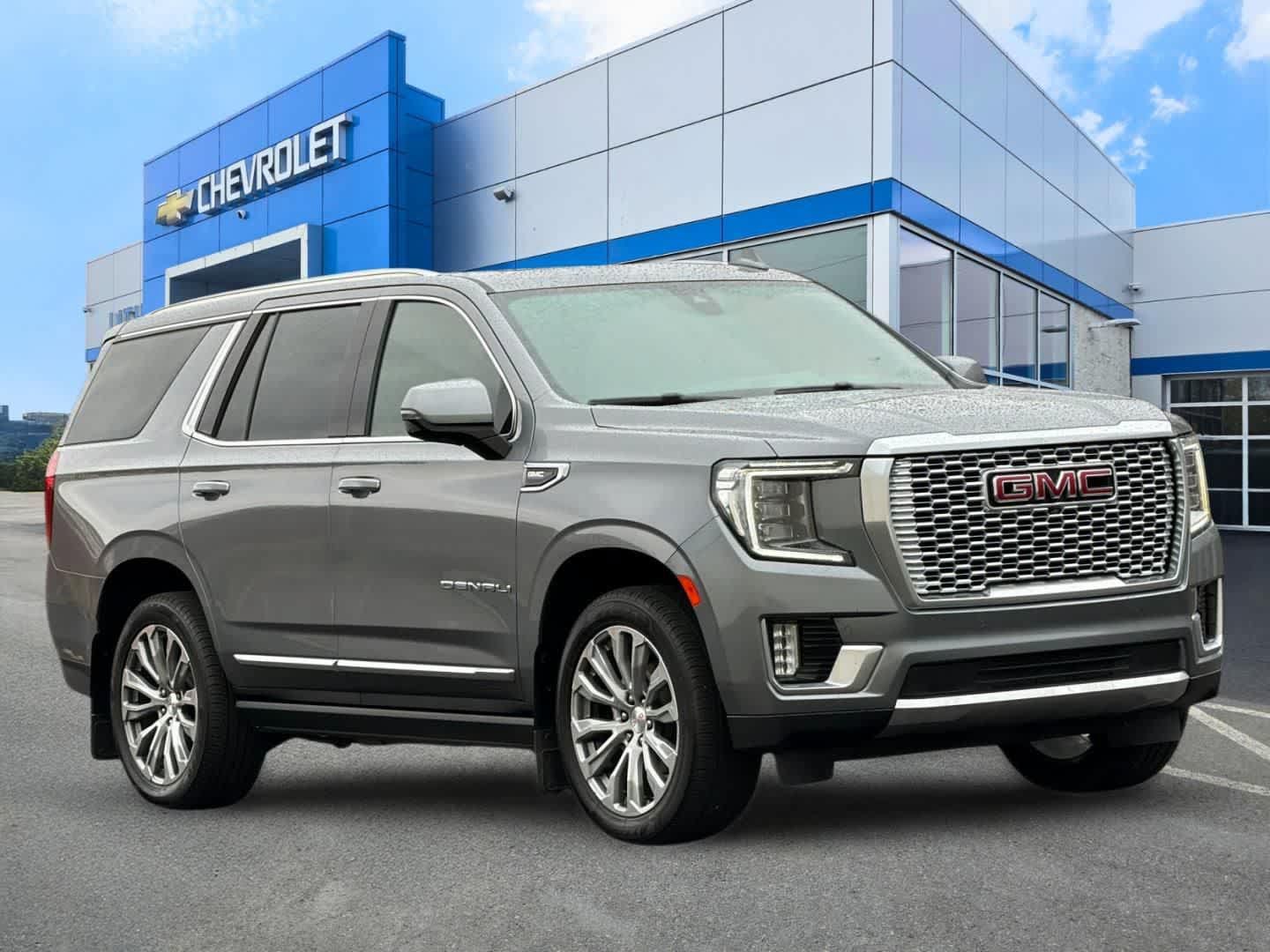 Used 2021 GMC Yukon Denali w/ Denali Ultimate Package AWD/4WD image 9