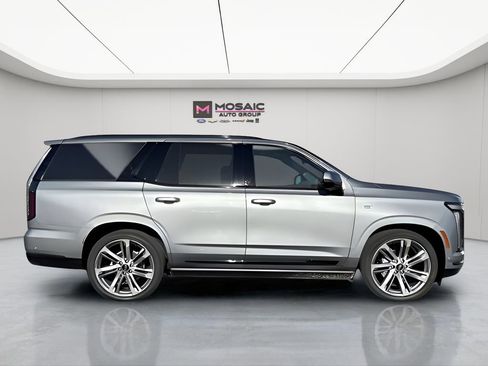 Used 2025 Cadillac Escalade Sport Platinum image 8