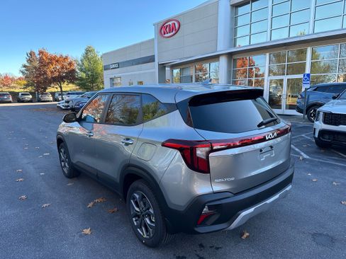 New 2026 Kia Seltos LX image 7