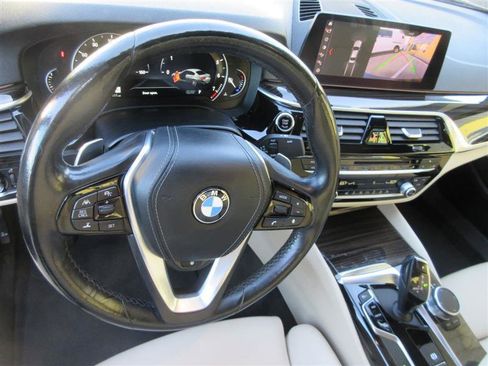 Used 2019 BMW 530i xDrive image 14