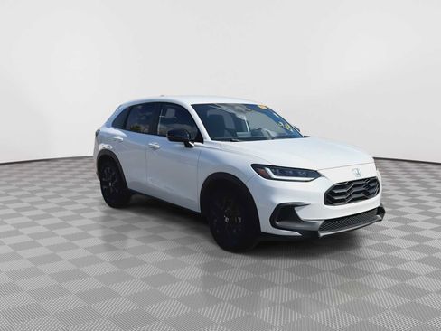 Used 2023 Honda HR-V Sport image 2