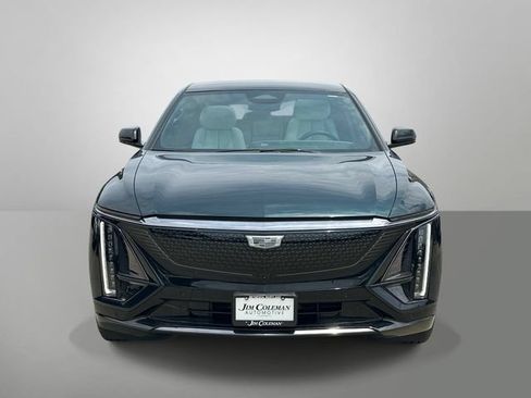 Certified 2024 Cadillac Lyriq Sport w/ LPO, Floor Liner Package AWD/4WD image 24
