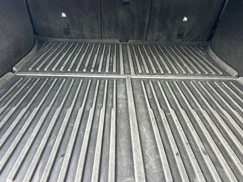 Used 2023 Tesla Model Y Performance image 19