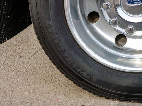 Used 2022 Ford F450 Limited w/ FX4 Off-Road Package image 60