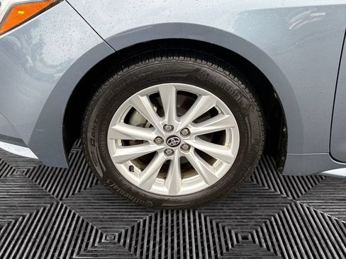 Used 2023 Toyota Corolla LE w/ LE Convenience Package FWD image 14