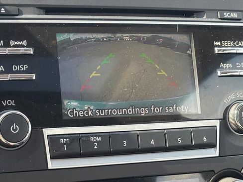 Used 2016 Nissan Altima 2.5 SL w/ Moonroof Package image 4