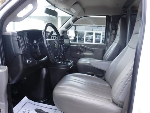 Used 2021 Chevrolet Express 2500 w/ Driver Convenience Package RWD image 11