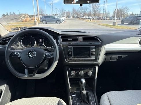 Used 2018 Volkswagen Tiguan S image 12