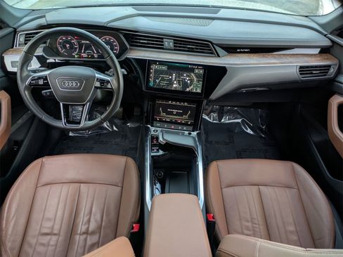 Used 2022 Audi e-tron Premium w/ Interior Protection Package image 7