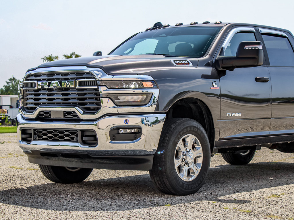 Used 2025 RAM 3500 Big Horn AWD/4WD image 15