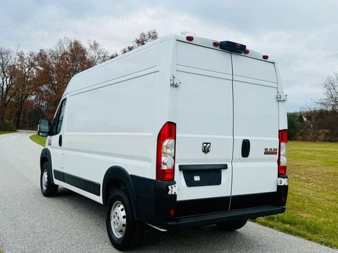 Used 2022 RAM ProMaster 2500 FWD image 3