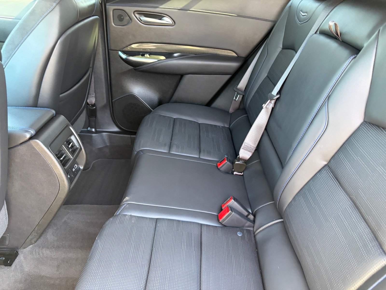 Used 2024 Cadillac XT4 Sport AWD/4WD image 12