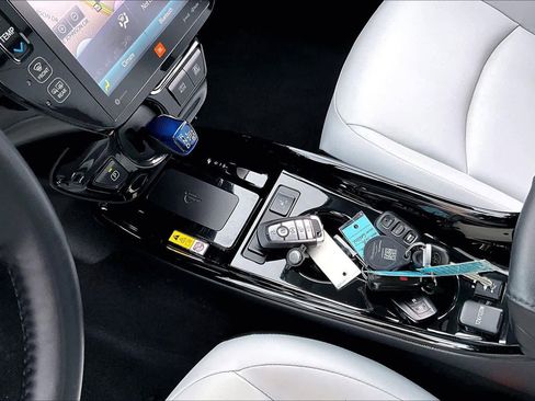 Used 2019 Toyota Prius Limited image 14