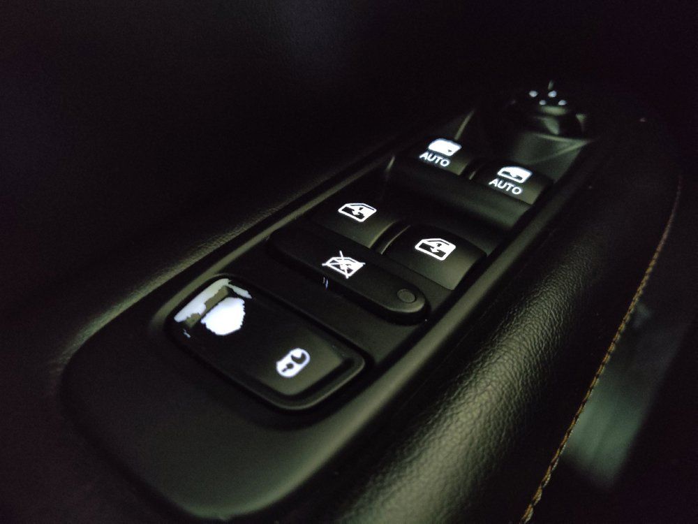 Used 2018 Jeep Compass Latitude w/ Popular Equipment Group FWD image 27