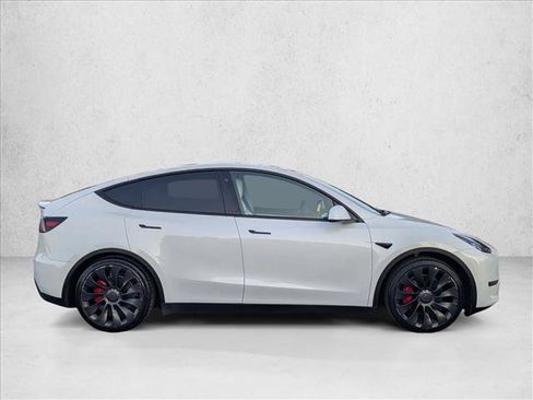 Used 2022 Tesla Model Y Performance image 4