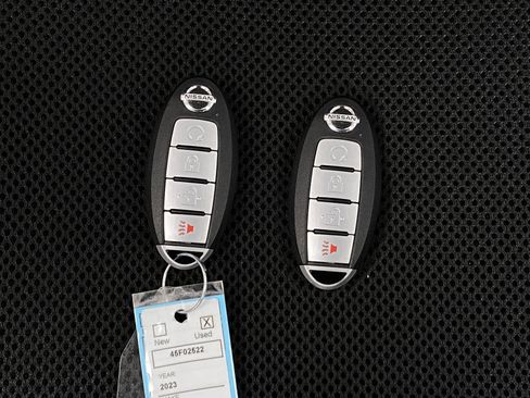 Used 2023 Nissan Kicks SV image 9