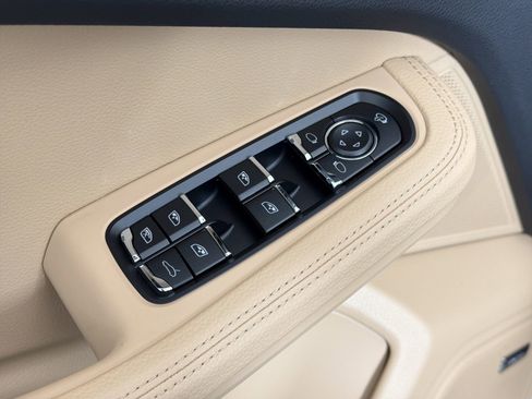 New 2026 Porsche Macan image 24