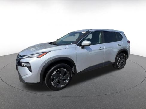 Used 2025 Nissan Rogue SV AWD/4WD image 8